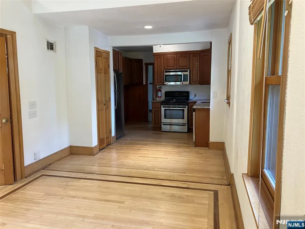 325 Bogert Avenue Ridgewood, NJ 07450