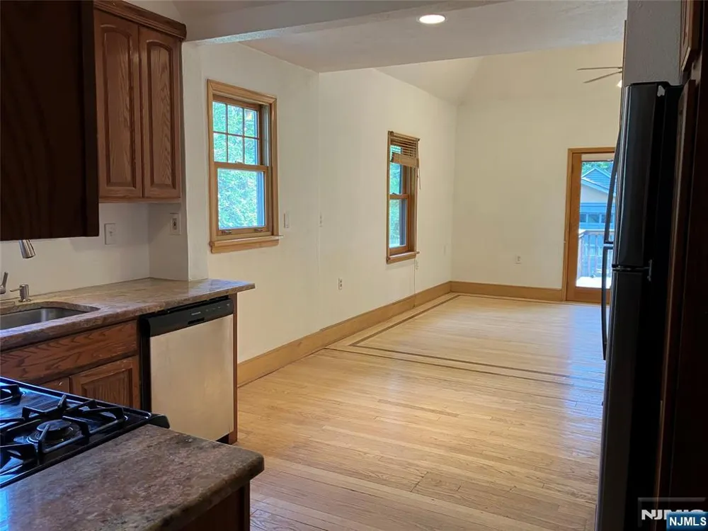 325 Bogert Avenue Ridgewood, NJ 07450