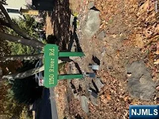 1150 River Road 2D