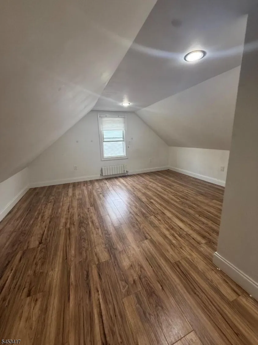 211 Bradford Ave Linden City, NJ 07036