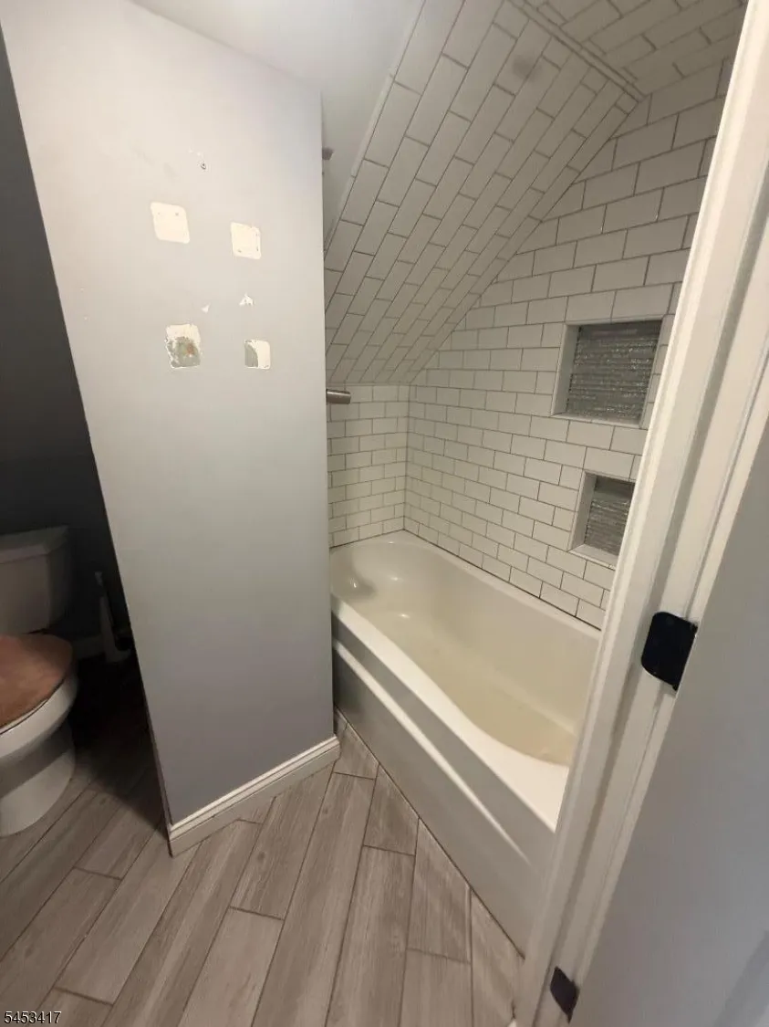 211 Bradford Ave Linden City, NJ 07036