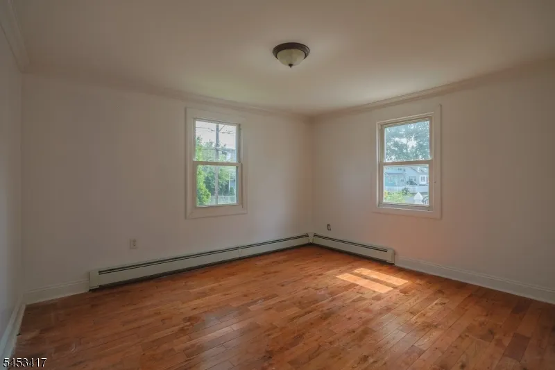 211 Bradford Ave Linden City, NJ 07036