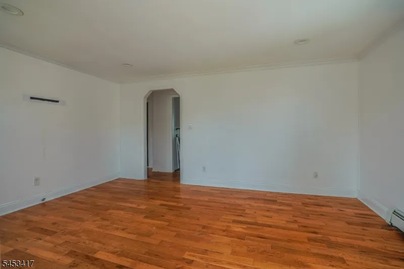 211 Bradford Ave Linden City, NJ 07036