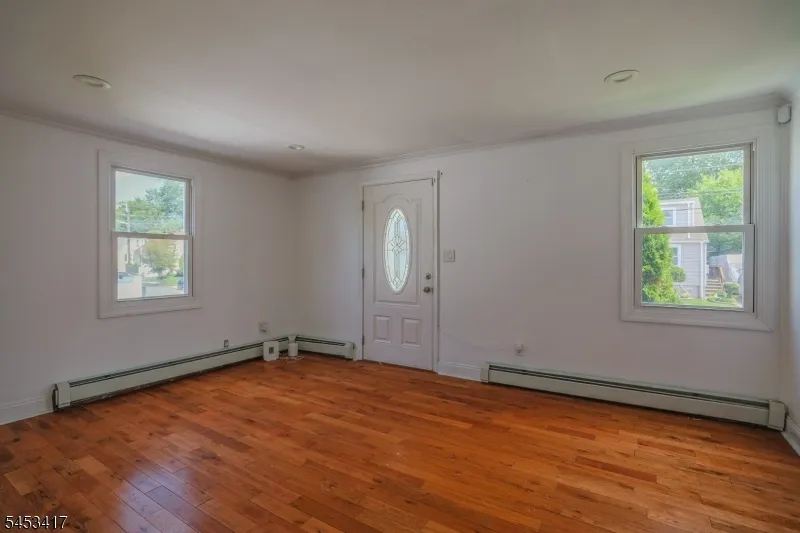 211 Bradford Ave Linden City, NJ 07036