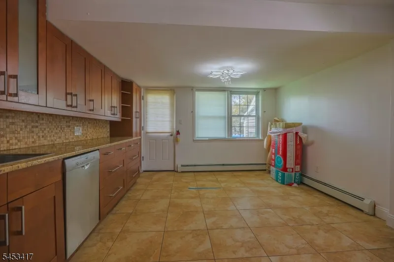 211 Bradford Ave Linden City, NJ 07036