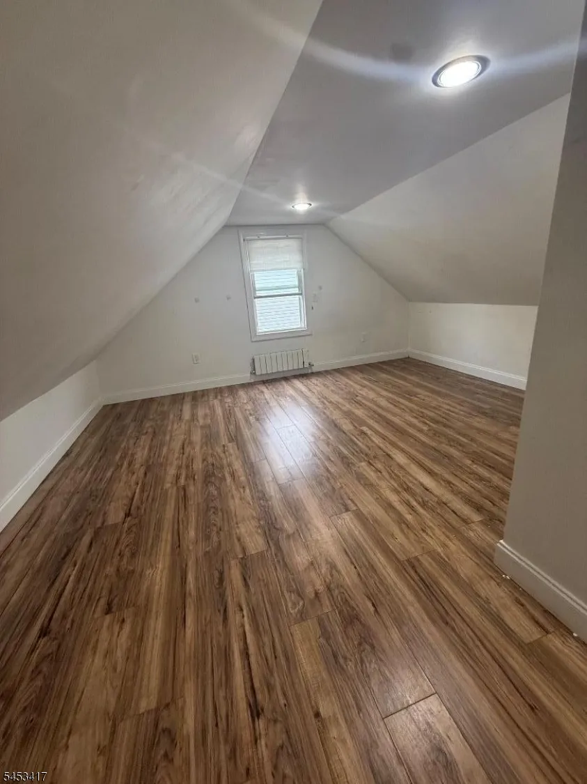 211 Bradford Ave Linden City, NJ 07036
