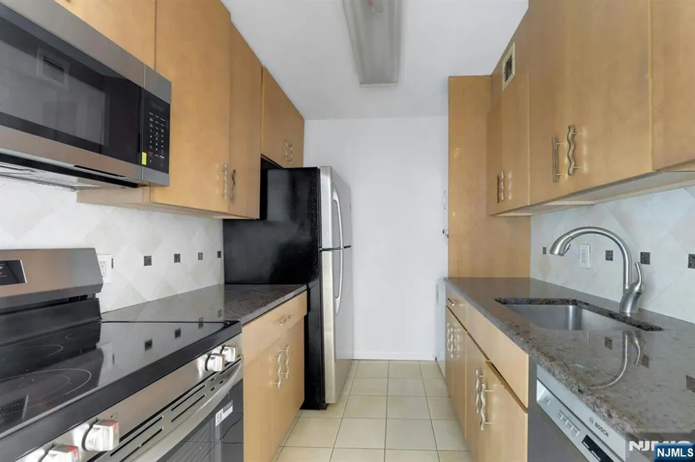 9019 Wall 6B North Bergen, NJ 07047