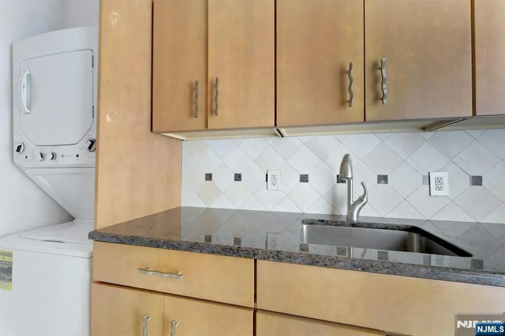 9019 Wall 6B North Bergen, NJ 07047
