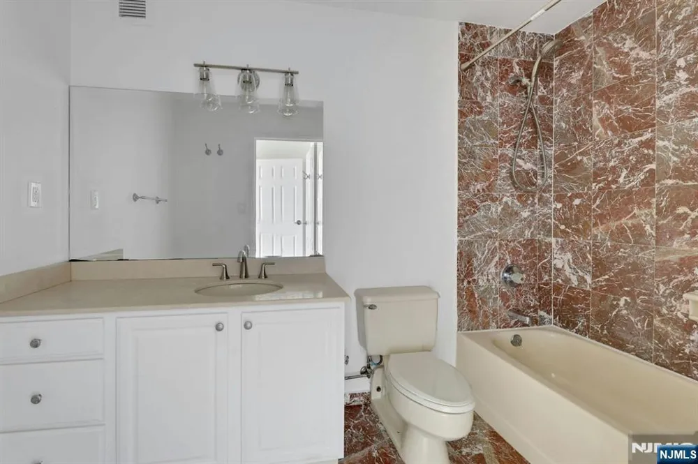 9019 Wall 6B North Bergen, NJ 07047