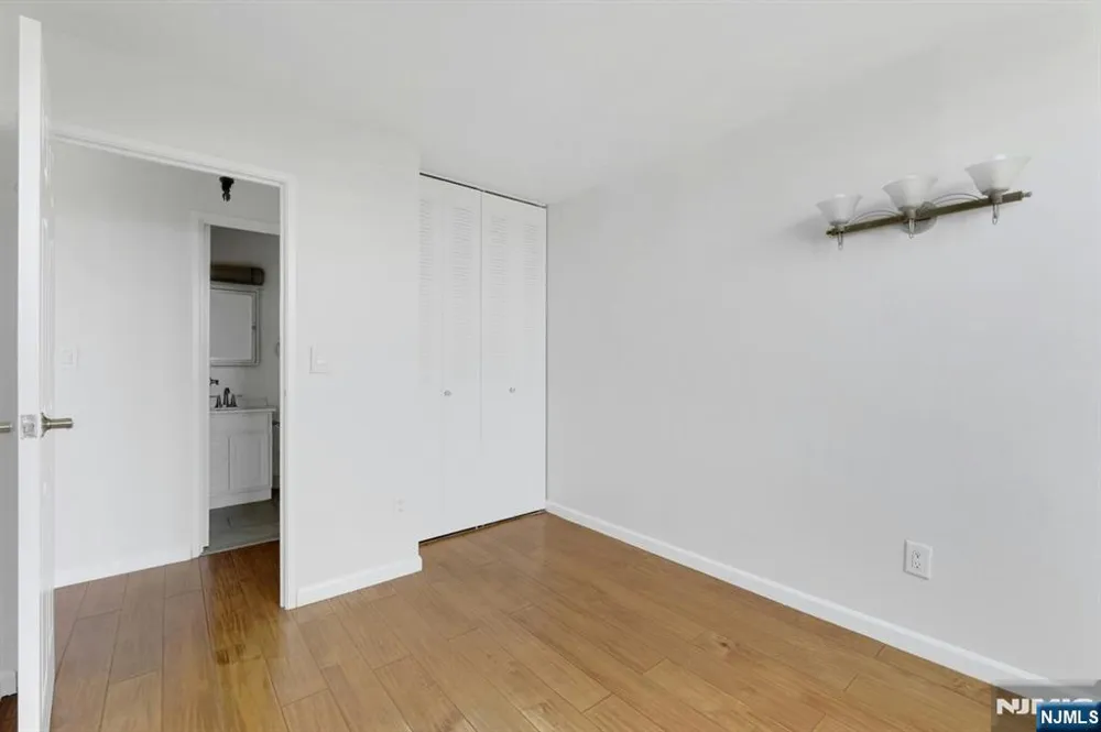 9019 Wall 6B North Bergen, NJ 07047