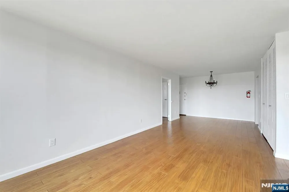 9019 Wall 6B North Bergen, NJ 07047