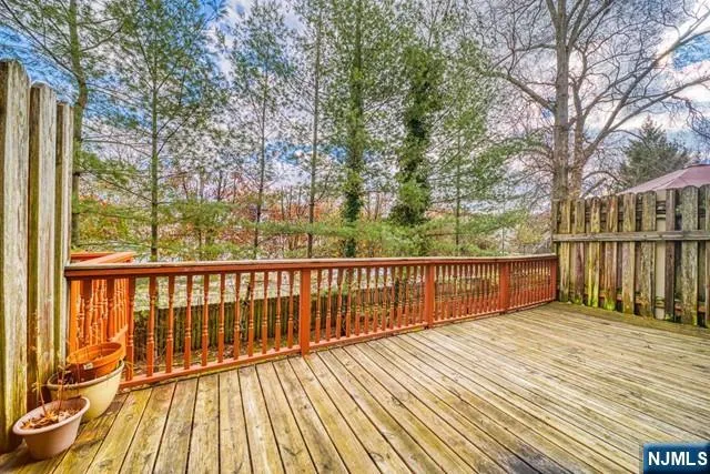 27 Harrington Court Harrington Park, NJ 07640