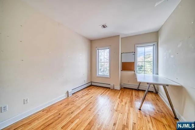 27 Harrington Court Harrington Park, NJ 07640