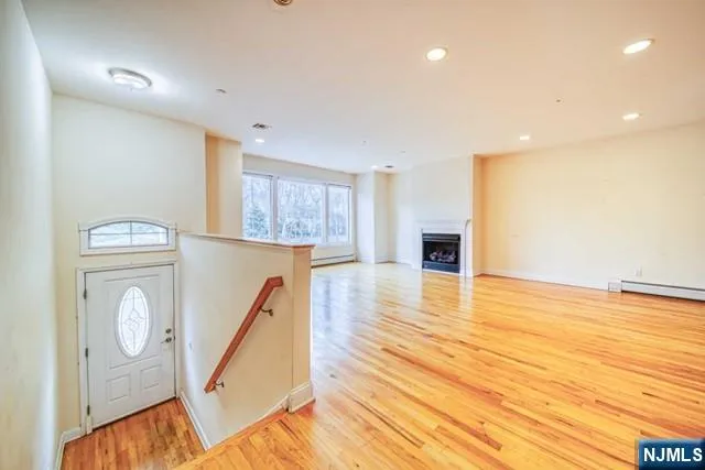 27 Harrington Court Harrington Park, NJ 07640