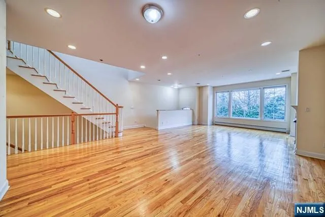 27 Harrington Court Harrington Park, NJ 07640