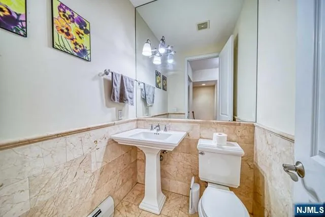 27 Harrington Court Harrington Park, NJ 07640