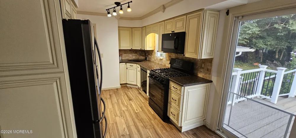 10 Columbia Place Parlin, NJ 08859