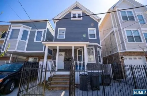 226 Fairmount Avenue 1