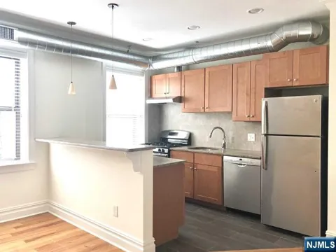 855 Broad Avenue 45