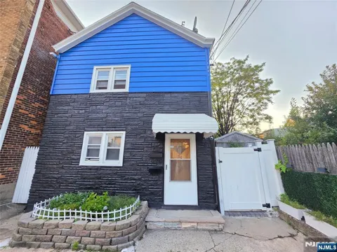 35 Gaston Avenue 2