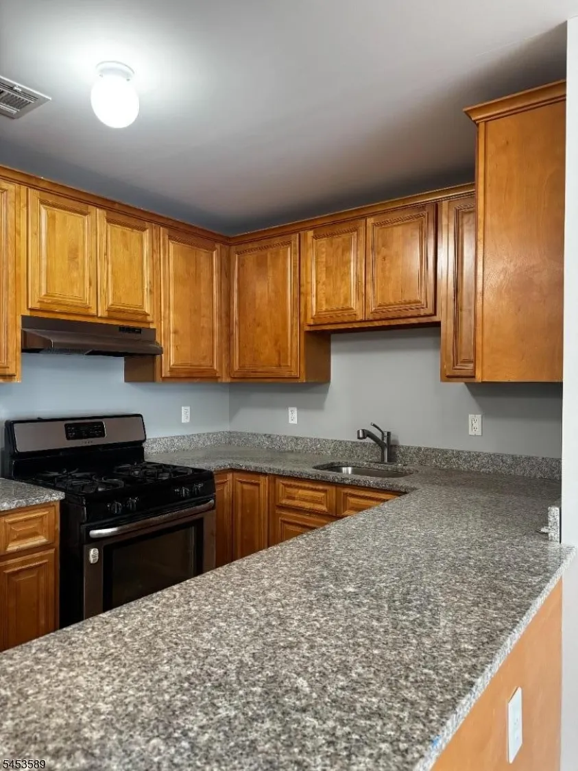 104 Luttgen Pl #5 Unit 5 Linden City, NJ 07036