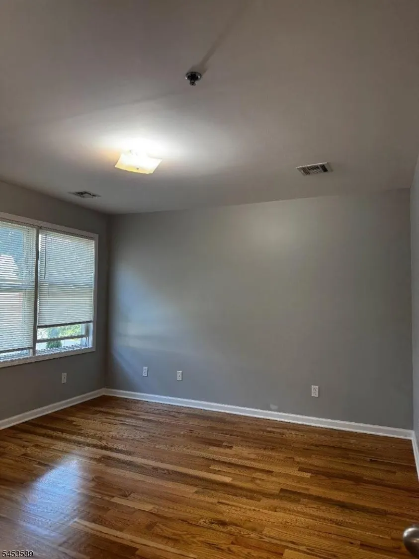 104 Luttgen Pl #5 Unit 5 Linden City, NJ 07036
