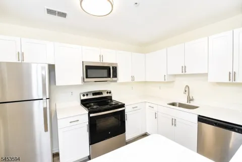 1311 King Ct