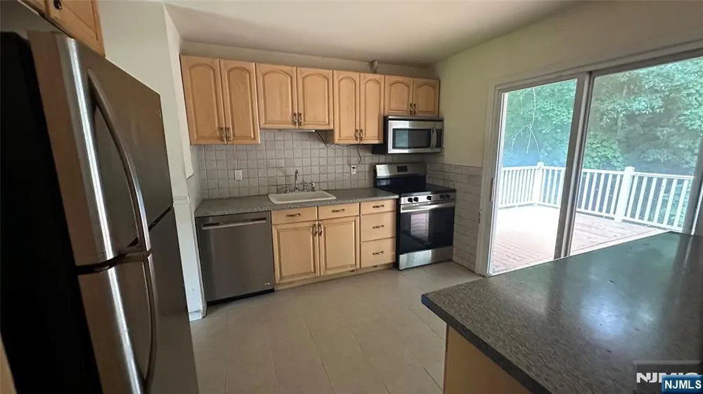 95 Longwood Lake Road Jefferson Township, NJ 07438