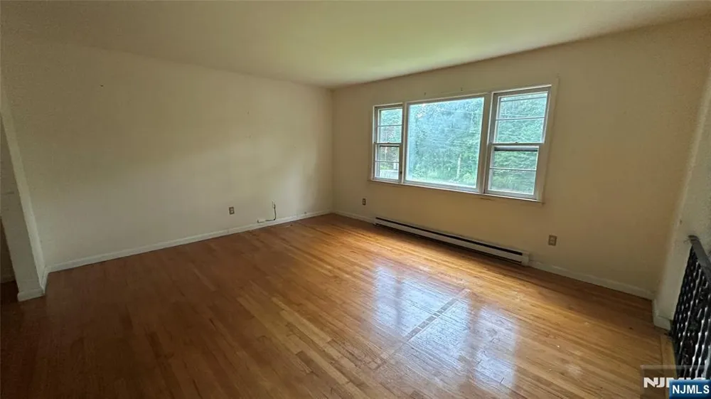 95 Longwood Lake Road Jefferson Township, NJ 07438