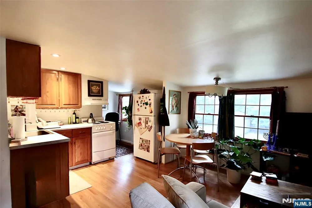 506 Smith Place Ridgewood, NJ 07450
