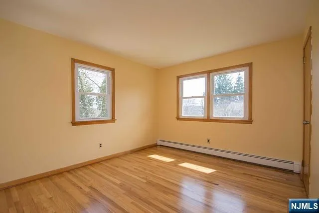 403 Longview Northvale, NJ 07647
