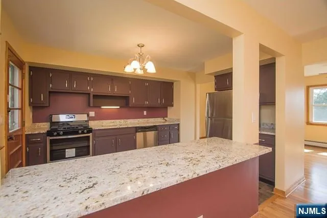 403 Longview Northvale, NJ 07647