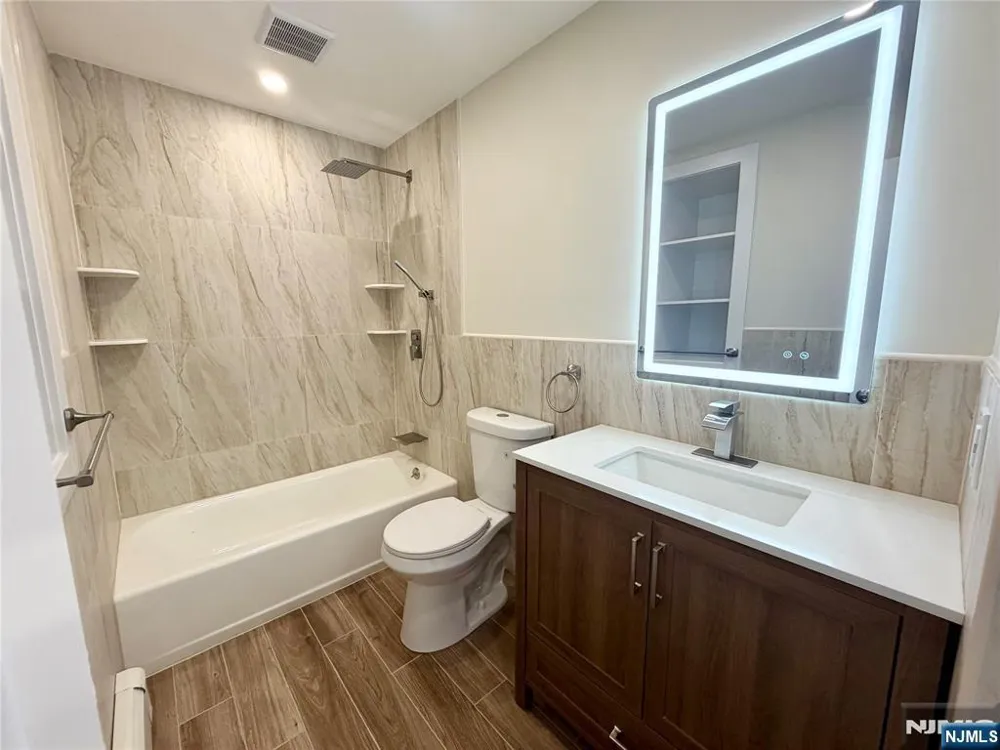 35 Claremont Avenue 2 Montclair, NJ 07042