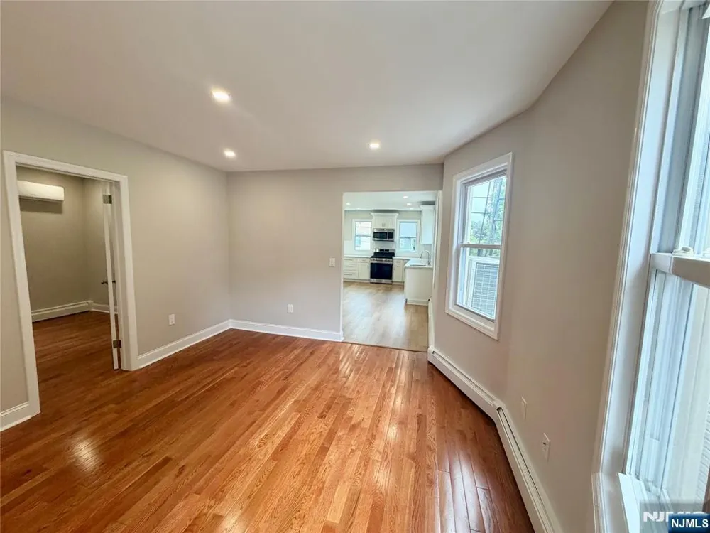 35 Claremont Avenue 2 Montclair, NJ 07042