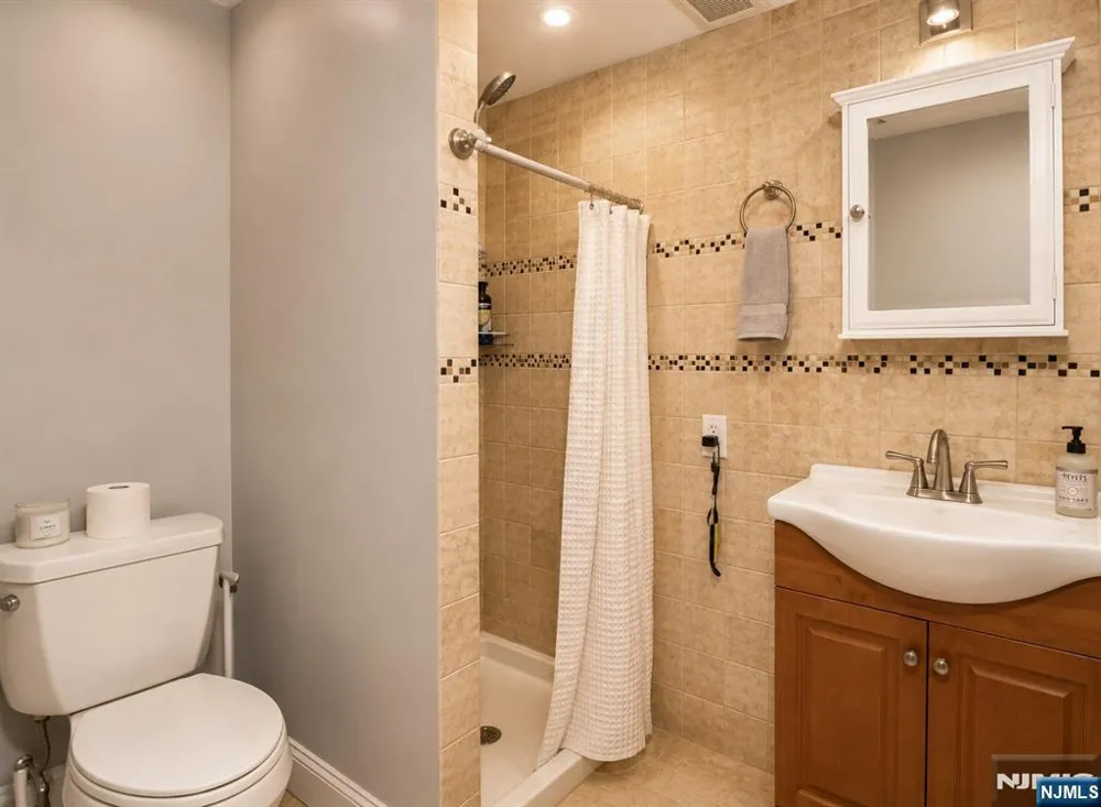 6 Pineview Terrace 1B Montvale, NJ 07645