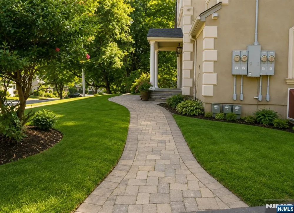 6 Pineview Terrace 1B Montvale, NJ 07645