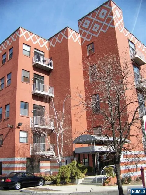 840 River 301