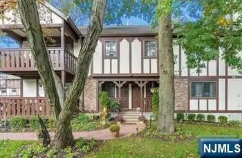 909 Thoreau Court 909