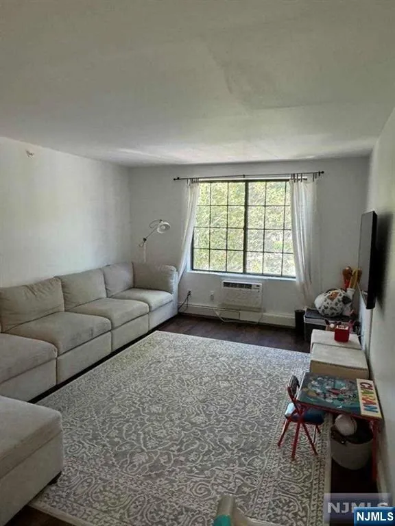 909 Thoreau Court 909 Mahwah, NJ 07430