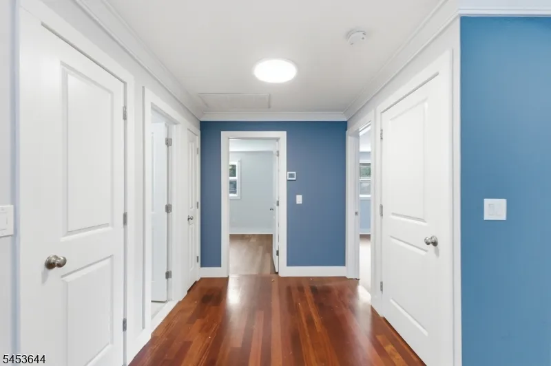 19 Harmony Ter Harmony, NJ 08865