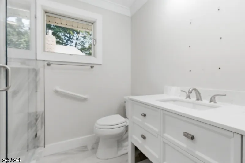 19 Harmony Ter Harmony, NJ 08865