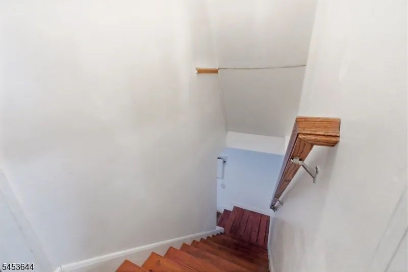 19 Harmony Ter Harmony, NJ 08865