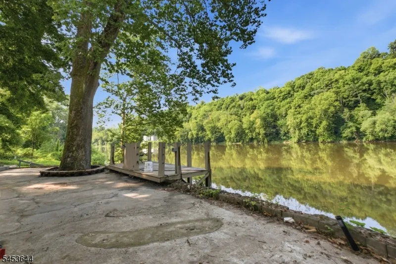19 Harmony Ter Harmony, NJ 08865