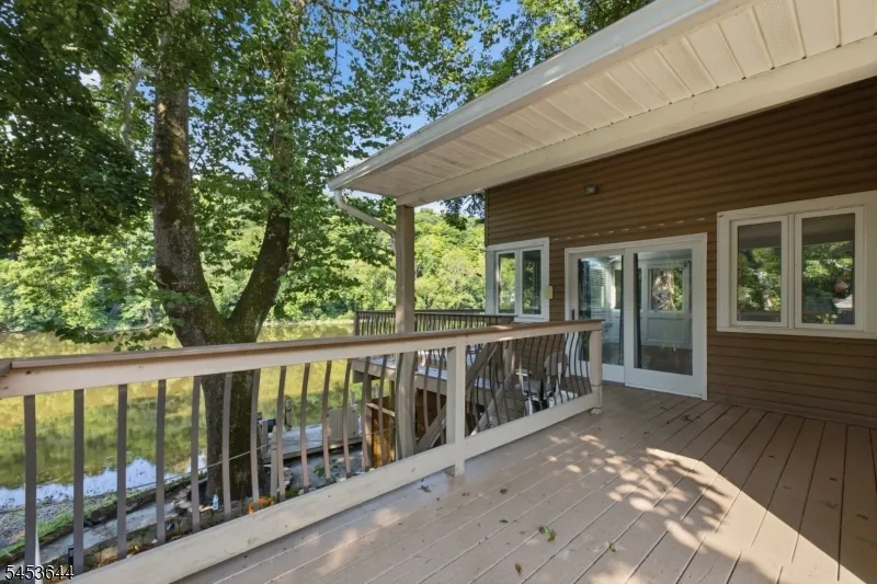 19 Harmony Ter Harmony, NJ 08865