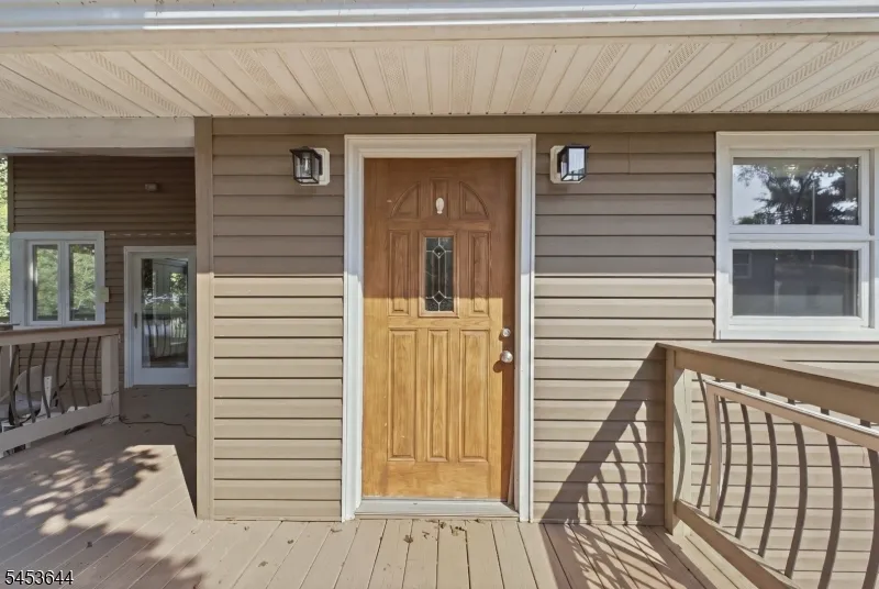 19 Harmony Ter Harmony, NJ 08865