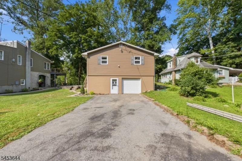 19 Harmony Ter Harmony, NJ 08865