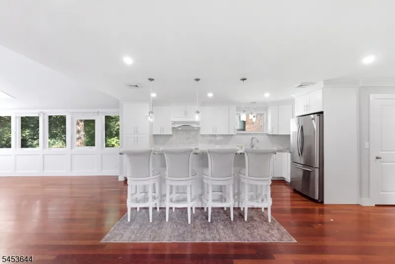 19 Harmony Ter Harmony, NJ 08865