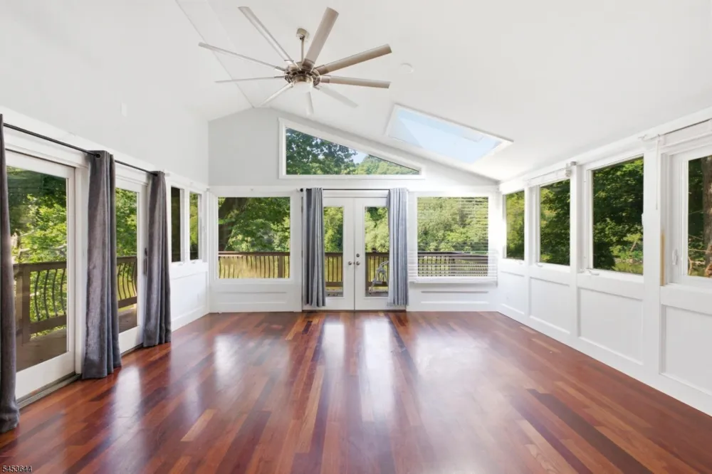 19 Harmony Ter Harmony, NJ 08865