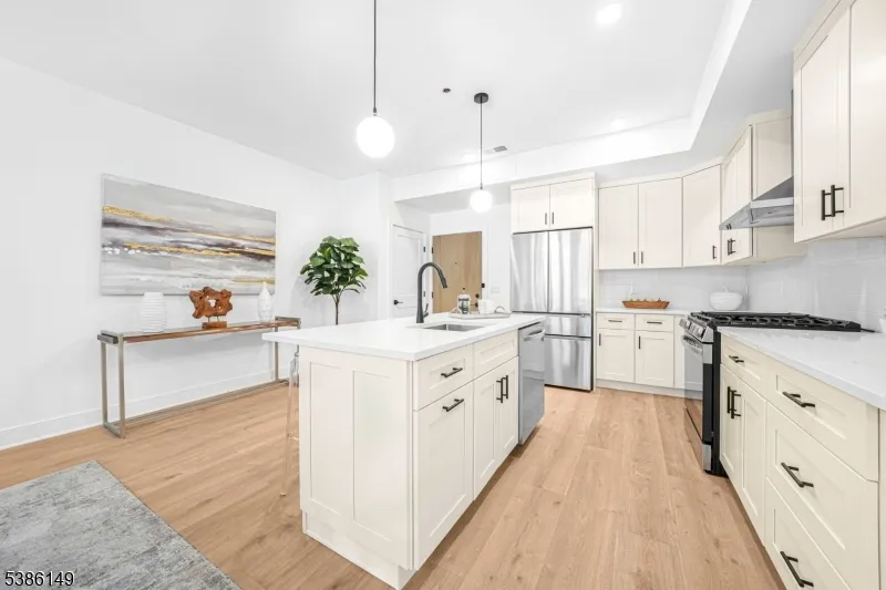 20 Encampment Ct101 #101 Unit 101 Montville, NJ 07082
