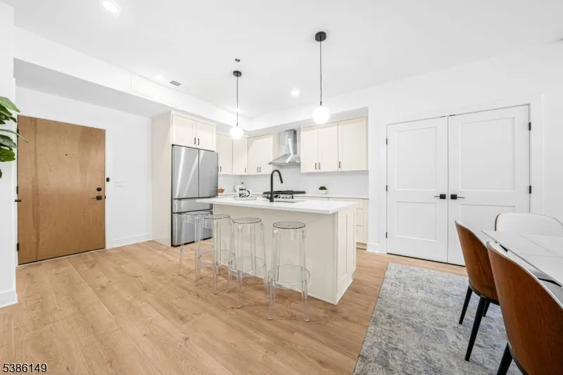 20 Encampment Ct101 #101 Unit 101 Montville, NJ 07082